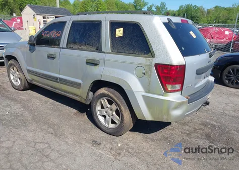 2005 Jeep Grand Cherokee Laredo z USA, uszkodzony, nr VIN 1J4GR48K15C563141